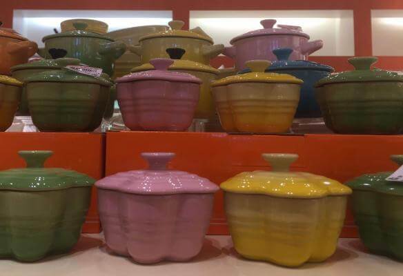 Pros and Cons of Ceramic Cookware: An Overview