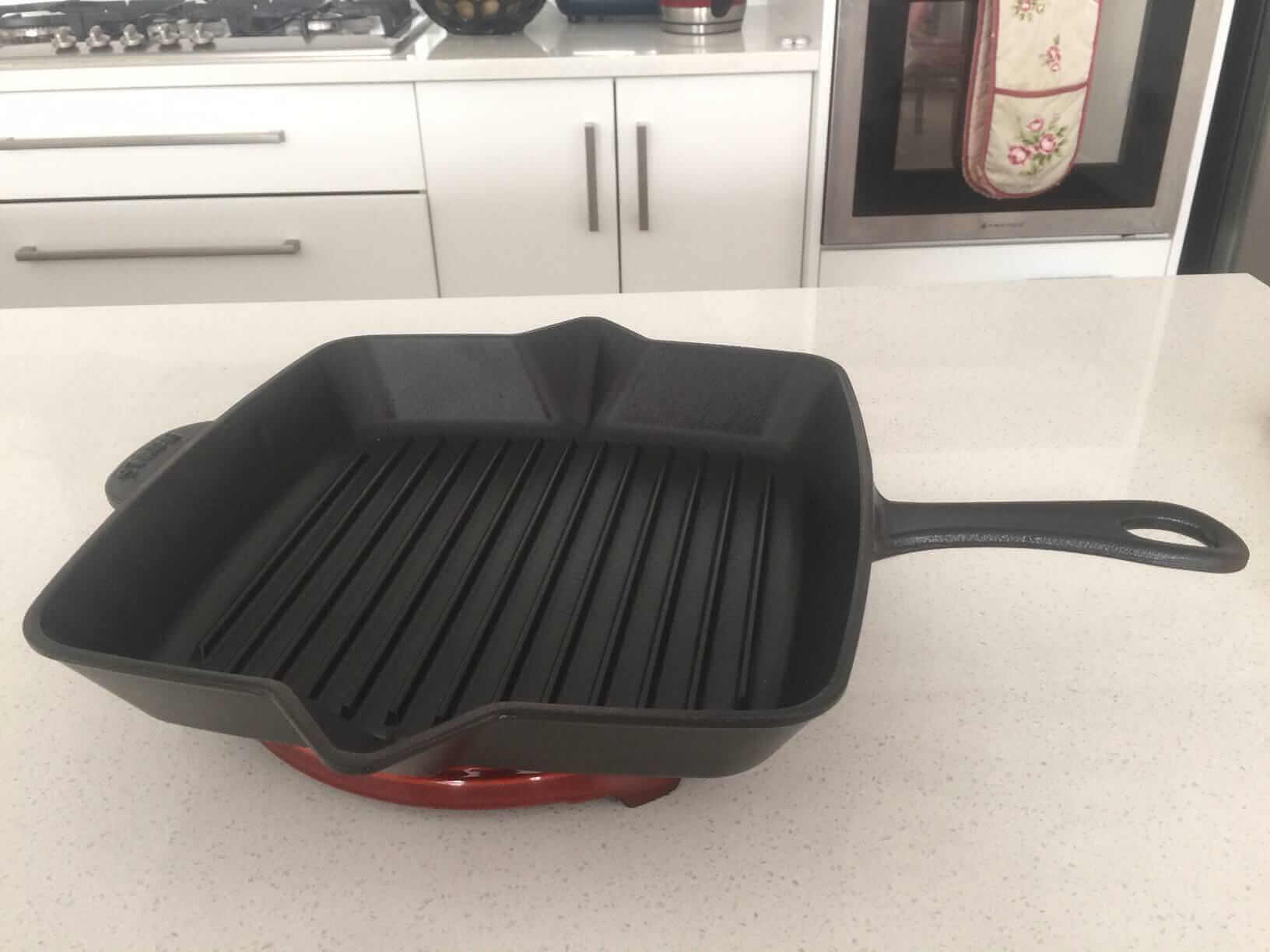SQUARE GRILL IN CAST IRON 24 X 24 - STAUB-COOKING UTENSIL