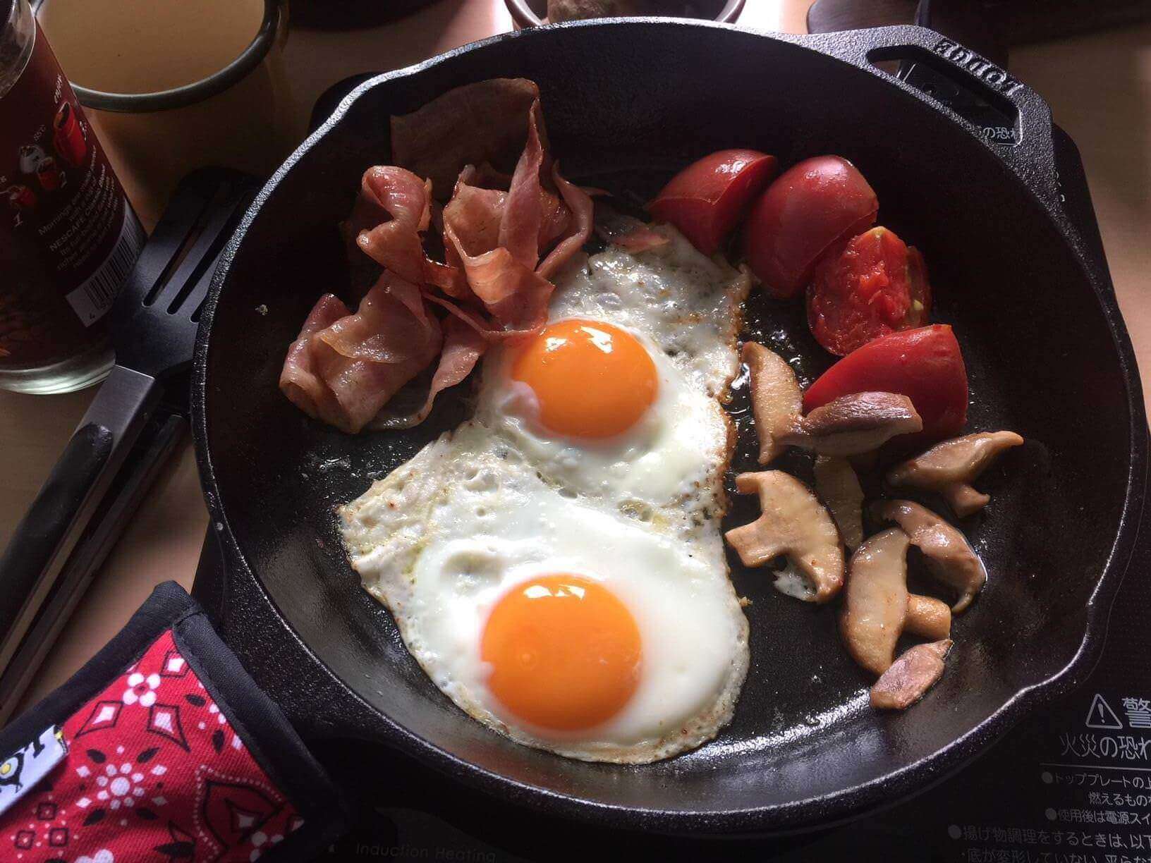 Cast iron cookware. Skillet with English breakfast