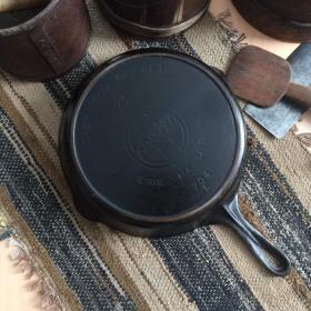 Griswold cast iron skillet No 8with EPU.