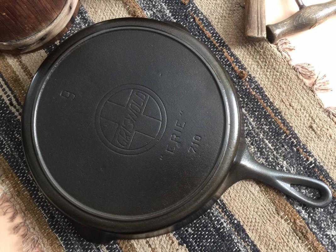 Griswold Cast Iron Skillets Simple Identification Guide.