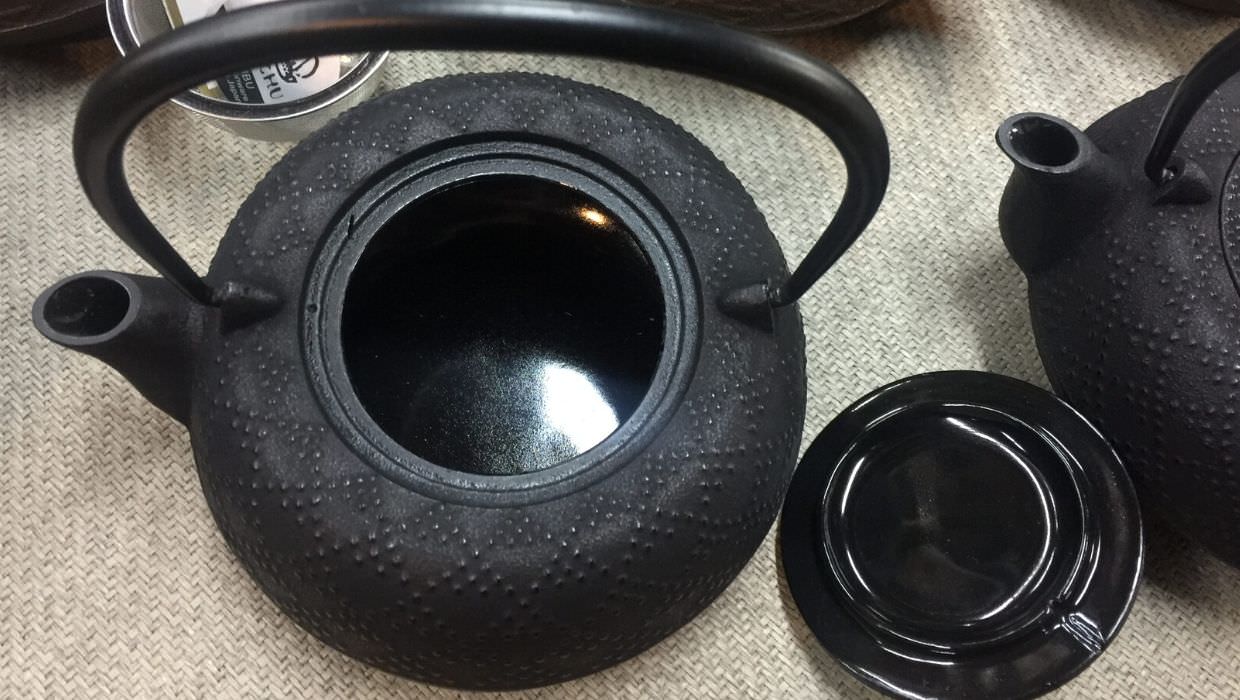 Enameled cast-iron teapot