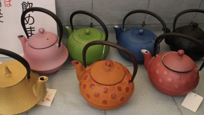 Japanese-cast-iron-teapots-on-display